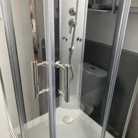 Maison Atypique 5 Couchages ,2 Lits Doubles Et Un Lit Simple ! Avec Un Grand Terrain !animaux Bienvenus !wifi Netflix Ecran Plat 4k Vakantiehuis Les Forges (Vosges)