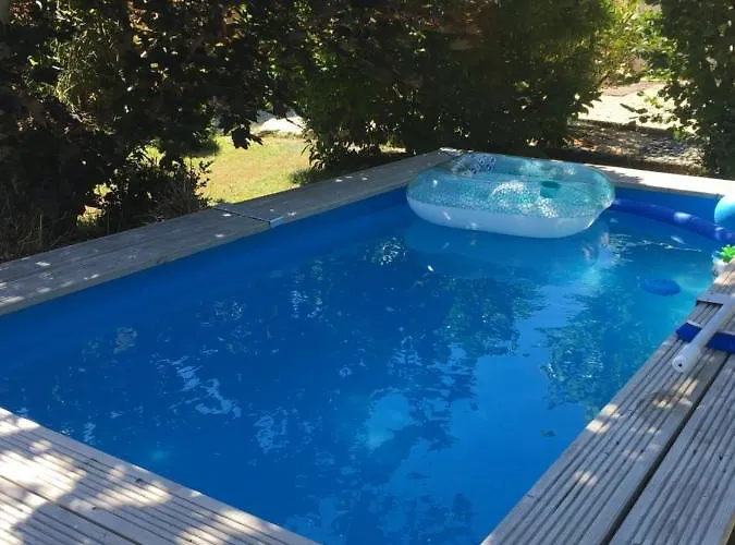 Maison Atypique 5 Couchages ,2 Lits Doubles Et Un Lit Simple ! Avec Un Grand Terrain !animaux Bienvenus !wifi Netflix Ecran Plat 4k